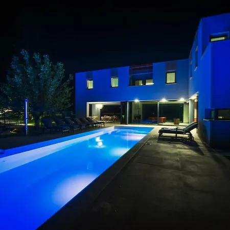 Luxury Lucella, Big Pool, Spa, Tennis, Gym, Volleyball *