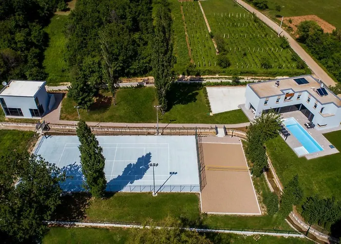 Luxury Lucella, Big Pool, Spa, Tennis, Gym, Volleyball * Donji Proložac