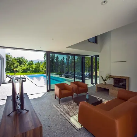 Luxury Lucella, Big Pool, Spa, Tennis, Gym, Volleyball * Donji Prolozac